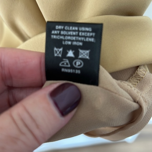 Lafayette 148 Sleeveless Silk Tank in Gold - Picture 5 of 5